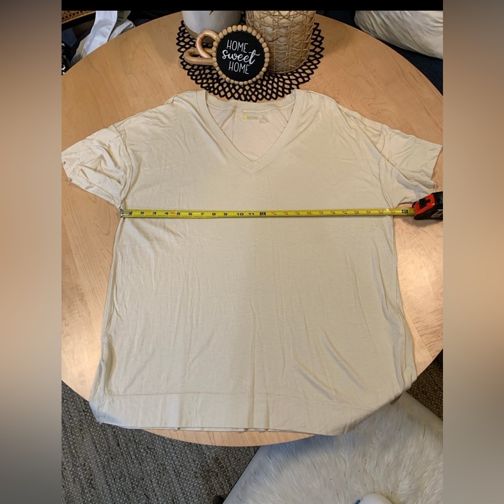 Zella v-neck t-shirt XL - Picture 3 of 8